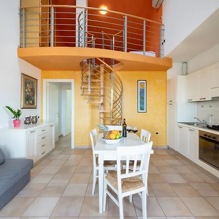 Ombra E Lejlighedshotel Follonica