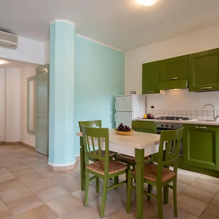 Ombra E Lejlighedshotel Follonica